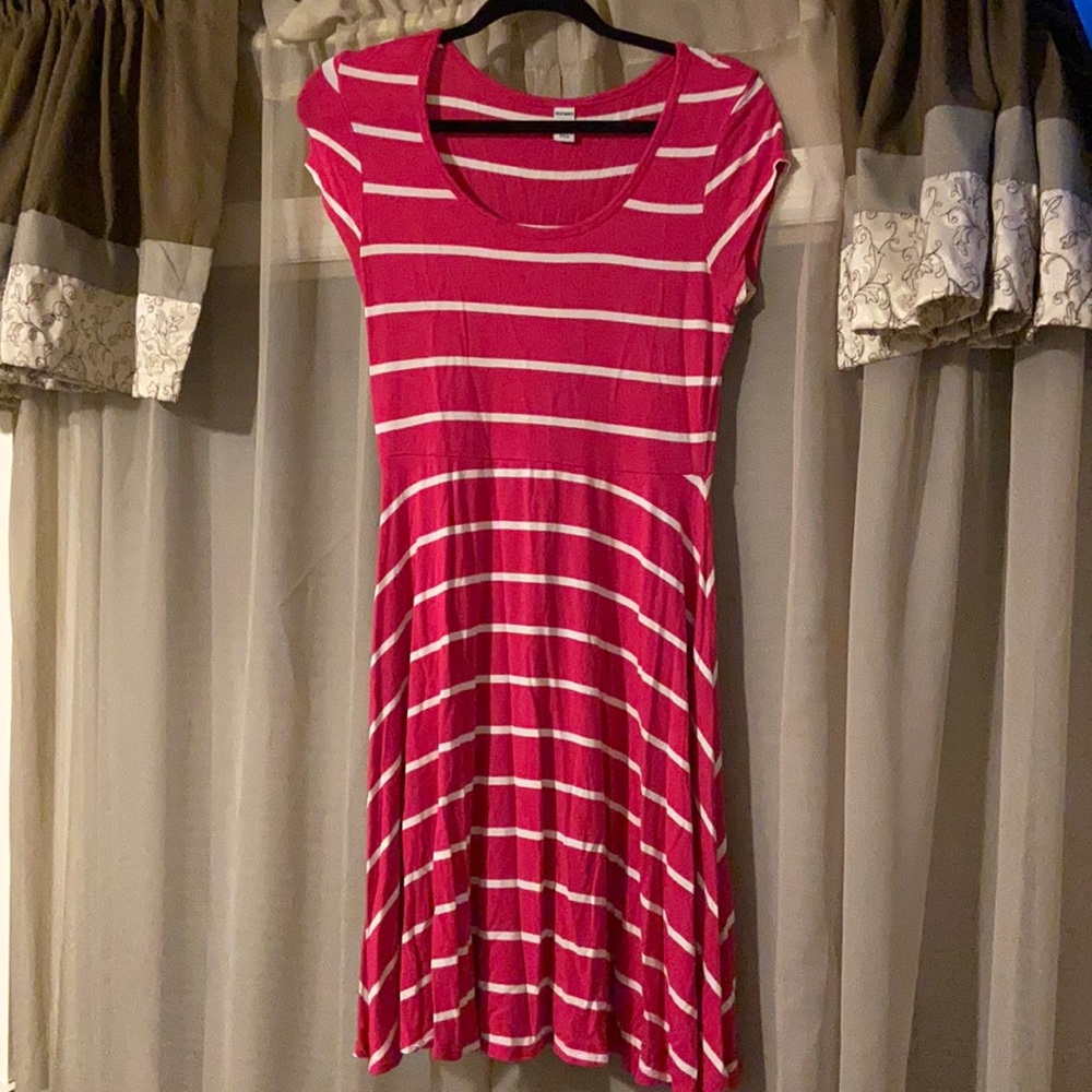 Old navy. Pink and white striped dress
